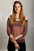 Shailene Woodley Sweatshirt #2336326