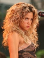 Shakira t-shirt #1252572