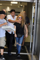 Shakira Longsleeve T-shirt #3114367