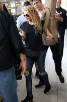 Shakira Longsleeve T-shirt #3114387