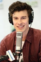Shawn Mendes Longsleeve T-shirt #3833421