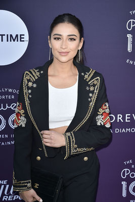 Shay Mitchell Poster 2945834
