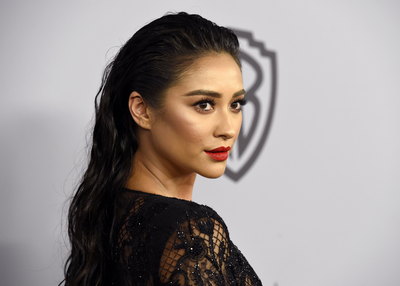Shay Mitchell Poster 3009974