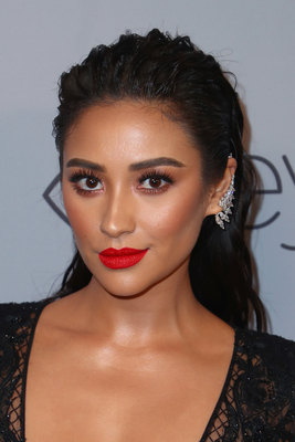 Shay Mitchell Poster 3009992