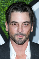 Skeet Ulrich Longsleeve T-shirt #2929484