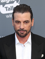 Skeet Ulrich Longsleeve T-shirt #2967611