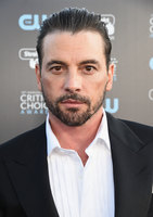 Skeet Ulrich Longsleeve T-shirt #2967656