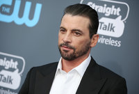 Skeet Ulrich mug #G1209770