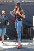 Sofia Vergara Longsleeve T-shirt #3200786