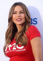 Sofia Vergara Longsleeve T-shirt #3811834