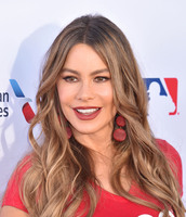 Sofia Vergara Longsleeve T-shirt #3811908