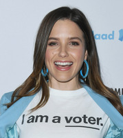 Sophia Bush magic mug #G2432932