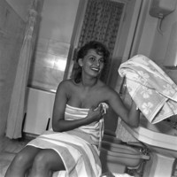 Sophia Loren Longsleeve T-shirt #2102094