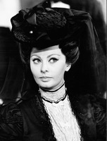 Sophia Loren Longsleeve T-shirt #2668701