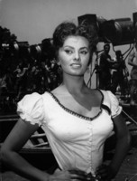 Sophia Loren Longsleeve T-shirt #2669000