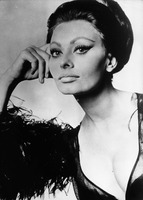 Sophia Loren Longsleeve T-shirt #2669040