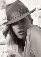 Sophie Holmes t-shirt #2155904