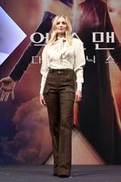 Sophie Turner Sweatshirt #3859521