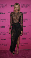 Stella Maxwell t-shirt #2912553