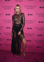 Stella Maxwell t-shirt #2912565