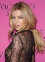 Stella Maxwell longsleeve t-shirt #2912578