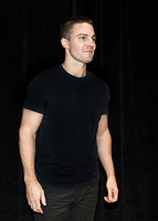Stephen Amell Sweatshirt #2824893