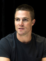 Stephen Amell mug #G1067000