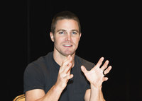 Stephen Amell mug #G1067001