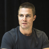 Stephen Amell Sweatshirt #2824904