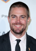Stephen Amell Longsleeve T-shirt #3758311