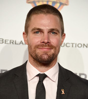 Stephen Amell Longsleeve T-shirt #3758314