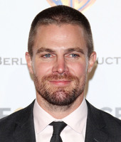 Stephen Amell Sweatshirt #3758326