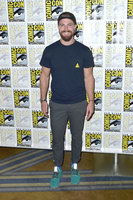 Stephen Amell Longsleeve T-shirt #3808775