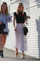 Suki Waterhouse Sweatshirt #2807137