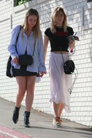 Suki Waterhouse Sweatshirt #2807148