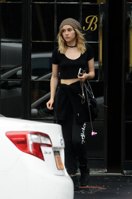 Suki Waterhouse puzzle 2807149