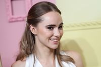 Suki Waterhouse Sweatshirt #3868632