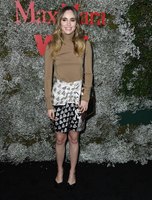 Suki Waterhouse Sweatshirt #3868668