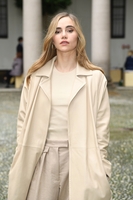 Suki Waterhouse Sweatshirt #3956690