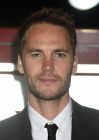 Taylor Kitsch Sweatshirt #2782530