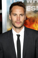 Taylor Kitsch Sweatshirt #2782579
