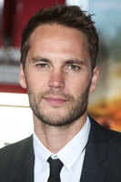 Taylor Kitsch Sweatshirt #2782585