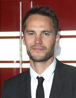 Taylor Kitsch Sweatshirt #2782667