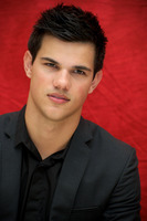 Taylor Lautner Sweatshirt #2268149