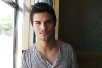 Taylor Lautner magic mug #G664298
