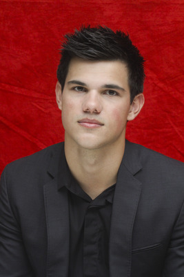 Taylor Lautner Mouse Pad 2450576