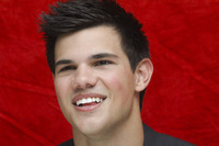 Taylor Lautner Sweatshirt #2450654