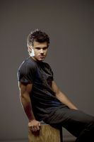 Taylor Lautner Longsleeve T-shirt #2632687