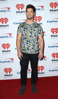 Taylor Lautner Longsleeve T-shirt #2774477