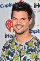 Taylor Lautner Longsleeve T-shirt #2774481